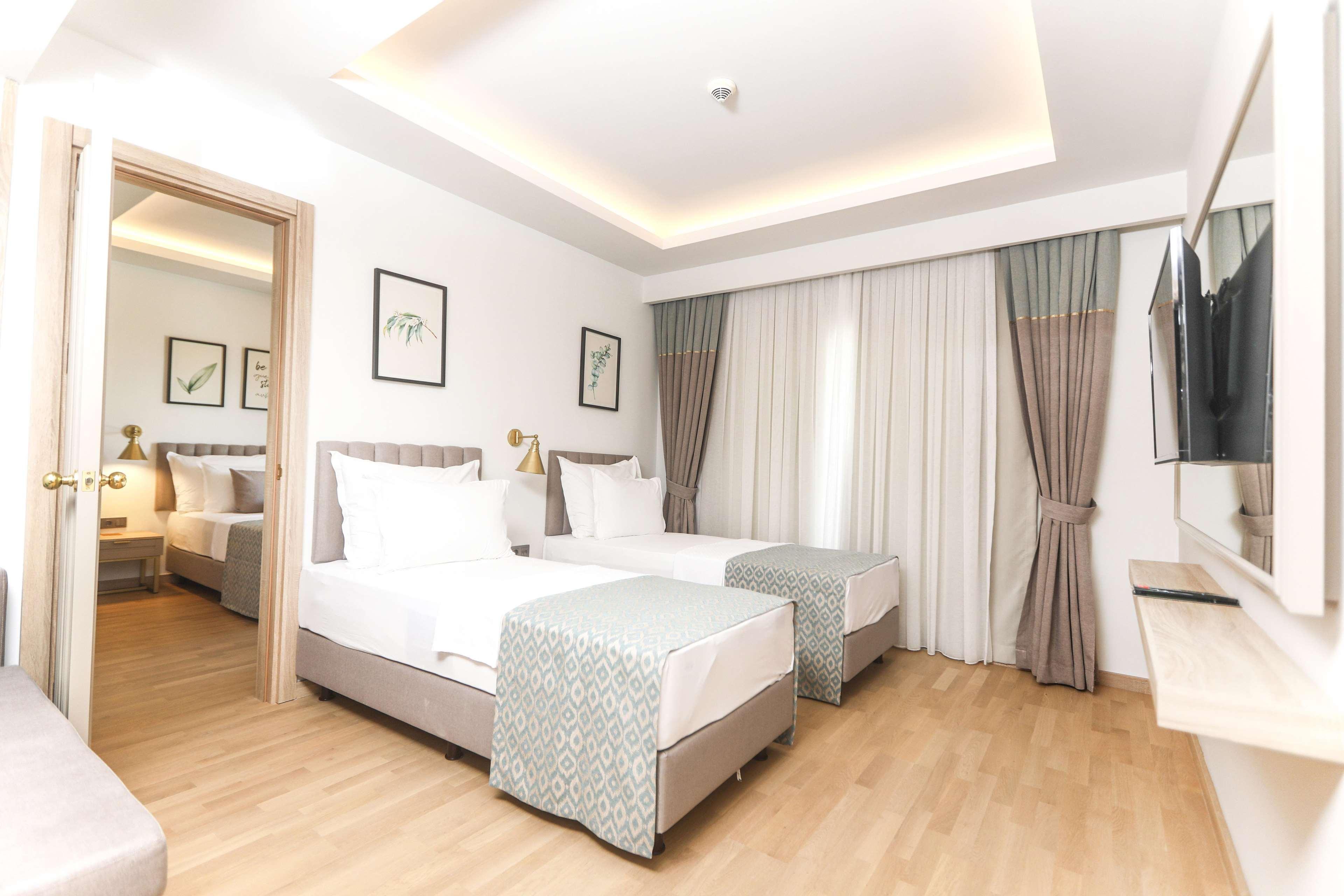 Miramare Queen Hotel Side Ngoại thất bức ảnh