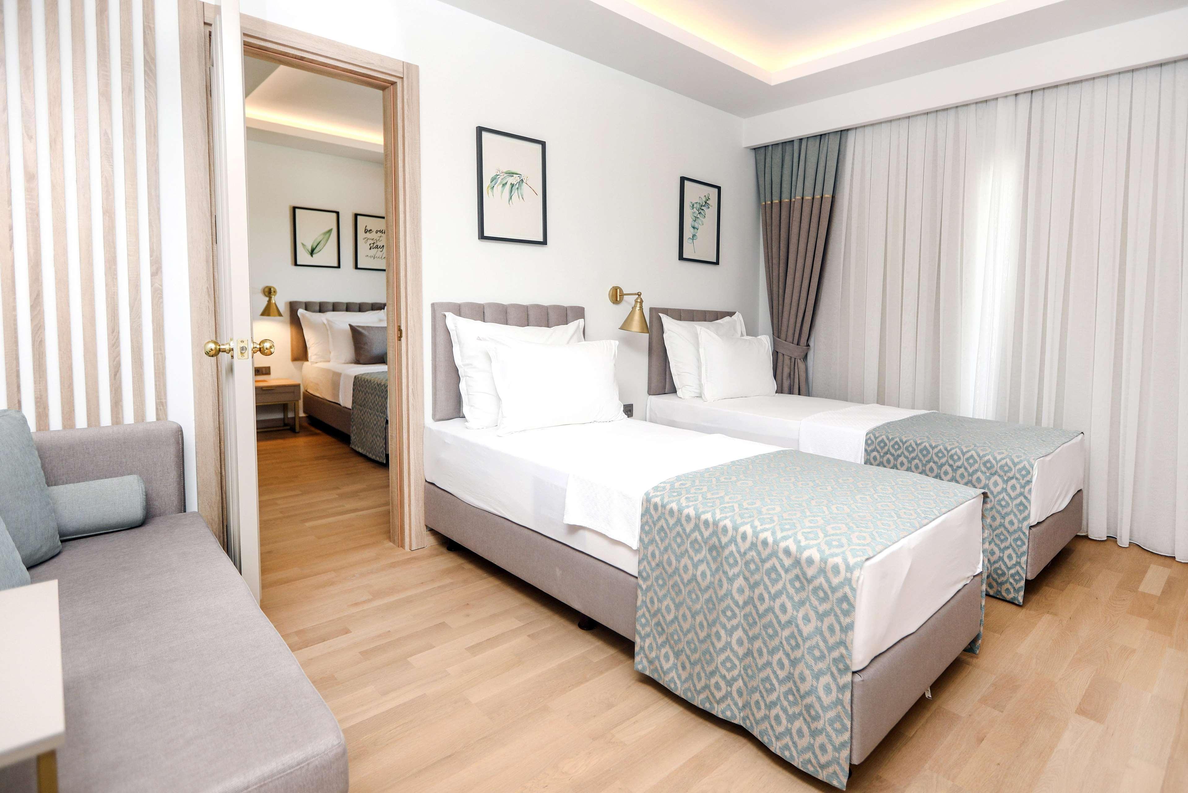 Miramare Queen Hotel Side Ngoại thất bức ảnh